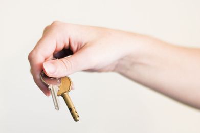 How to Clean an Apartment Before Moving Out