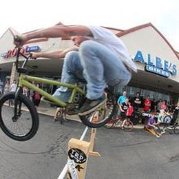 Glenn Salyers is REALLY good!