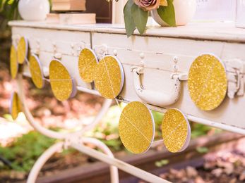 7 Necessary Style Details for Any DIY Candy Bar