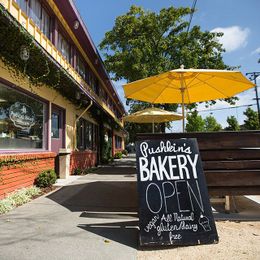 How Local Can You Go? Explore Sacramento’s Trendy Midtown