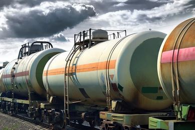 Oil Trains Don't Have to Derail or Explode to Be Hazardous, Doctors Warn