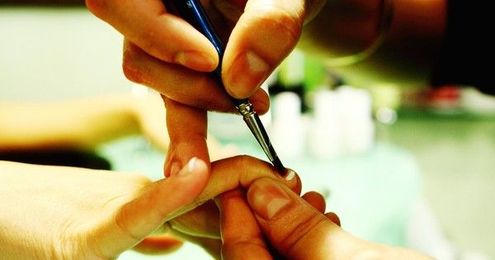 8 tips for naturally beautiful nails