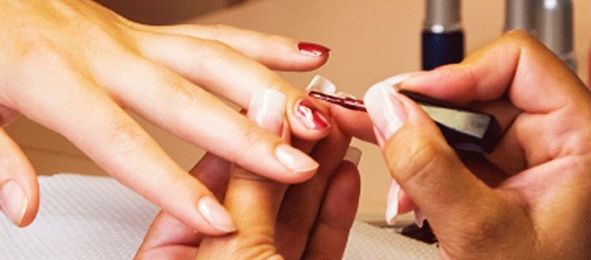 Gel polish: What risks lie beneath painted beauty?