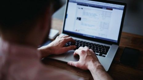 Bookkeeping and Invoicing Tips for Bloggers and Freelance Writers