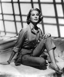 15 Style Icons Who Prove Flats Can Be Festive