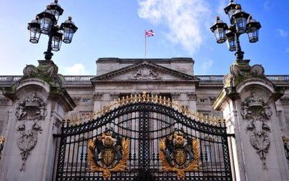 Buckingham Palace could be vacated to remove asbestos