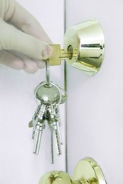 12 Tips to Protect Your Home and Car From Vacation Burglary