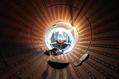 How do peaking stations work