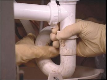 How to Check a P-trap for a Clog