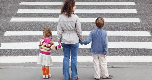 How and When to Teach Your Child to Cross the Street