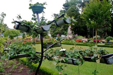 20+ Inspirational DIY Ways To Repurpose Rain Gutters