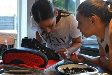 Fashion makes it way onto cakes