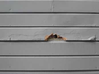 Home Siding Installation: Can You Replace Just the Damaged Area of Siding?