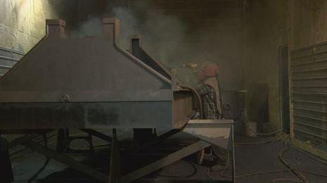 WATCH: Sandblasters Work to Avoid Silicosis Like the Plague