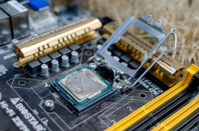 How to install an Intel or AMD CPU in your computer