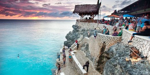 50 incredible bars you should drink at in your lifetime