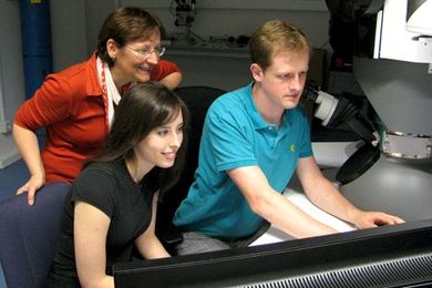 Modeling how thin films break up