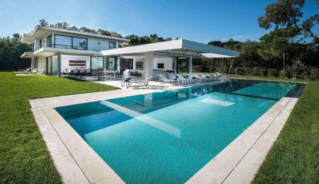 Smart Pools and Spas Attract Clients with Convenient Tech