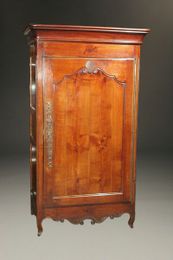 Ins and Outs of Antique Bonnetieres