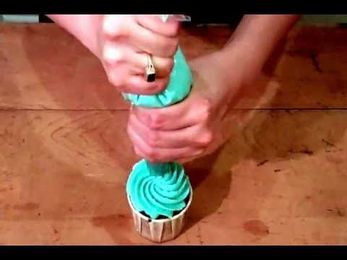 Basic Cupcake Frosting Techniques using Large Closed Star Piping Tip