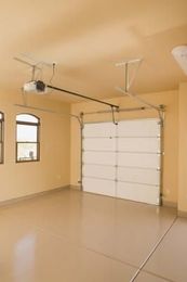 How to Oil a Garage Door