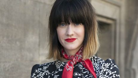 7 Different Ways to Wear Short Hair with Bangs
