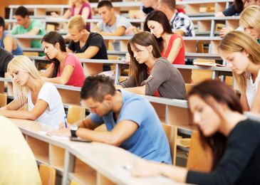 4 Non-Theatre Classes Theatre Majors Should Consider Taking