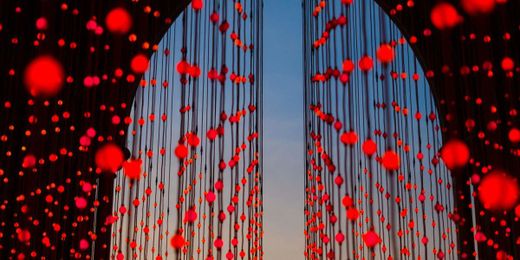 You Won't Be Able To Take Your Eyes Off These Mesmerizing Lights