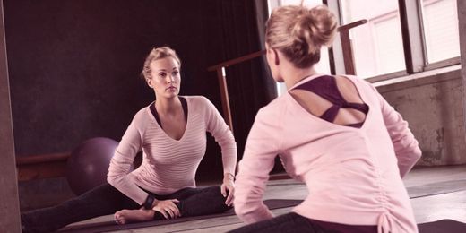 The athleisure fashion trend is becoming a huge problem for Dick's Sporting Goods