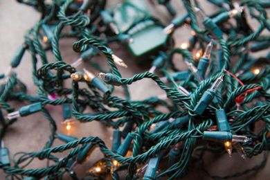 Living Smart: How to hang Christmas lights on your garage door