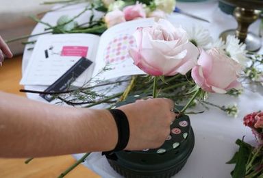 Follow a Guide to Create Your Own DIY Floral Arrangements