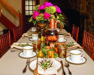Think Rustic Elegance to Create an Intimate Tablescape