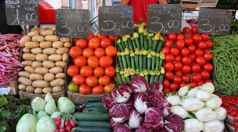 Ever wondered why those giant tomatoes at the grocery store taste like cardboard?