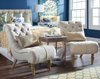 3 Stylish Ways to Use Furniture at the Foot of Your Bed