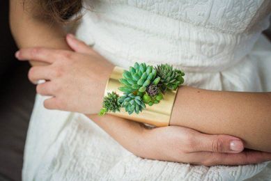 Floral Designer Creates Living Jewelry That Grows While You Wear It