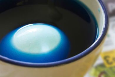 5 Egg Dying Ideas to Re-Inspire a Family Tradition