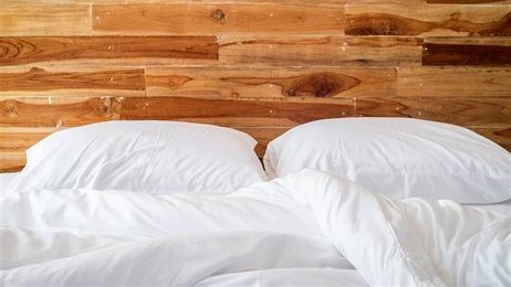 How to keep white sheets white