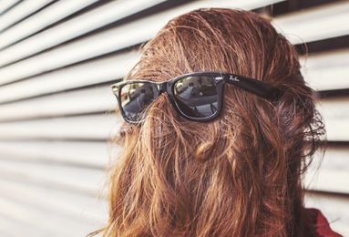 How To Tame Frizzy Hair