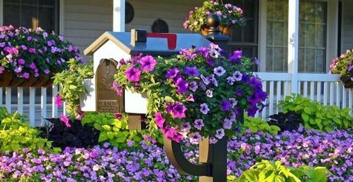 Boost your Curb Appeal with these 5 Fun Mailbox Decorating Ideas