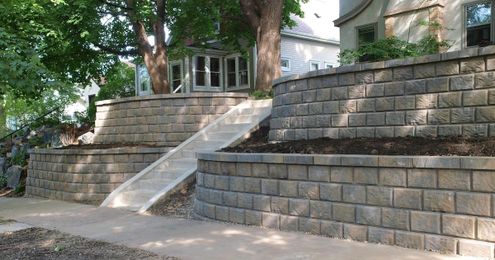 Decorating your Retaining Wall 