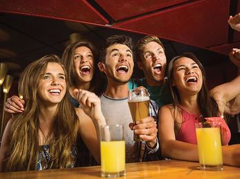 A bartender's advice: The do's and don'ts of drinking at a bar