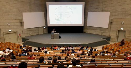 Why the Shift Away From the Traditional College Lecture Hurts Students