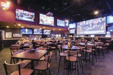 Do You Know Your Sports Bar Customers’ Technology Needs?