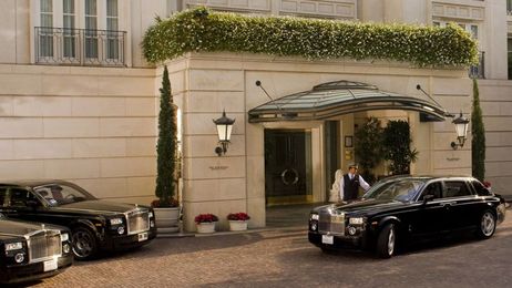 Haute Wheels: 5 SoCal Hotels That Offer Luxury Auto Experiences