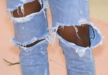 Researchers create self-mending clothing