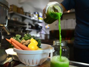 A dietitian puts extreme 'clean eating' claims to the test
