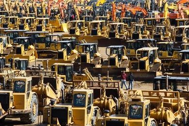 Heavy-Equipment Glut Weighs on Machine Makers