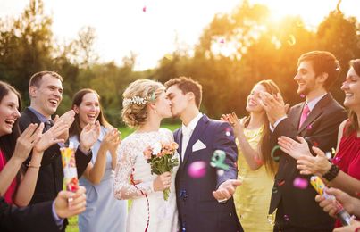 12 Tips for Keeping Your Wedding on Budget