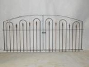 A Rustic Garden: Woven Galvanized Wire Yard Fence Gates