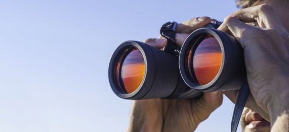 Sierra Trading Post Explores: How Do Binoculars and Scopes Work?